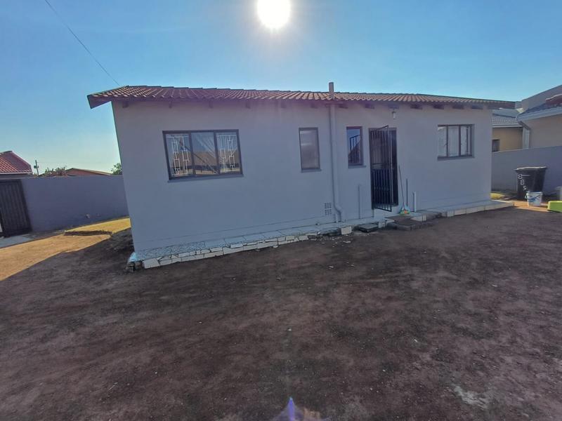 To Let 3 Bedroom Property for Rent in Tokoza Gauteng