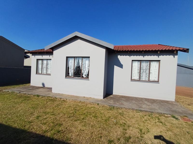 To Let 3 Bedroom Property for Rent in Tokoza Gauteng