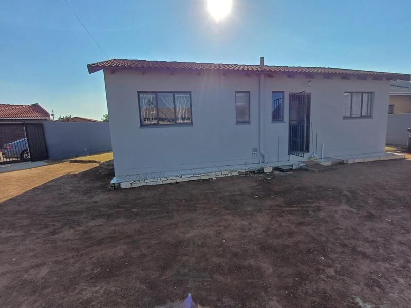 To Let 3 Bedroom Property for Rent in Tokoza Gauteng