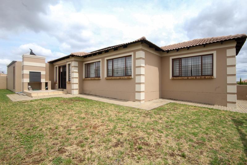 3 Bedroom Property for Sale in The Reeds Gauteng