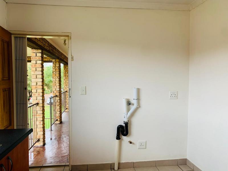 To Let 2 Bedroom Property for Rent in Erand Gardens Gauteng