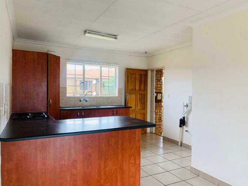 To Let 2 Bedroom Property for Rent in Erand Gardens Gauteng