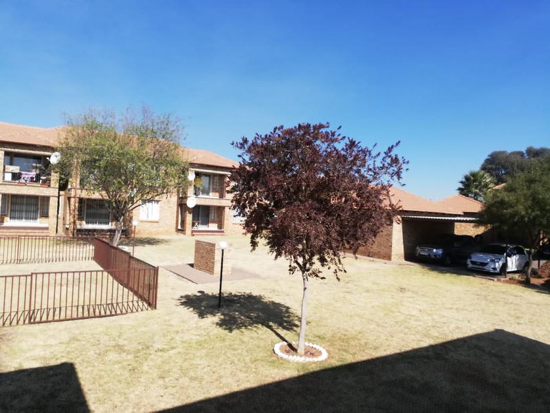 To Let 2 Bedroom Property for Rent in Erand Gardens Gauteng