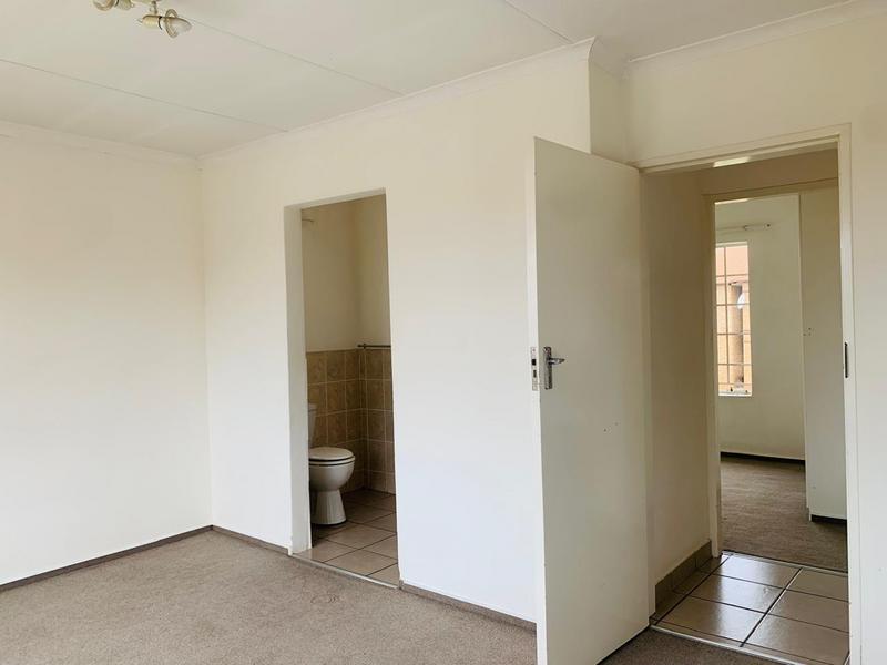 To Let 2 Bedroom Property for Rent in Erand Gardens Gauteng