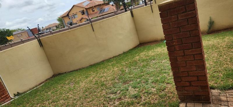 To Let 2 Bedroom Property for Rent in Montana Gauteng