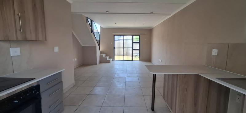 To Let 4 Bedroom Property for Rent in Albertsdal Gauteng