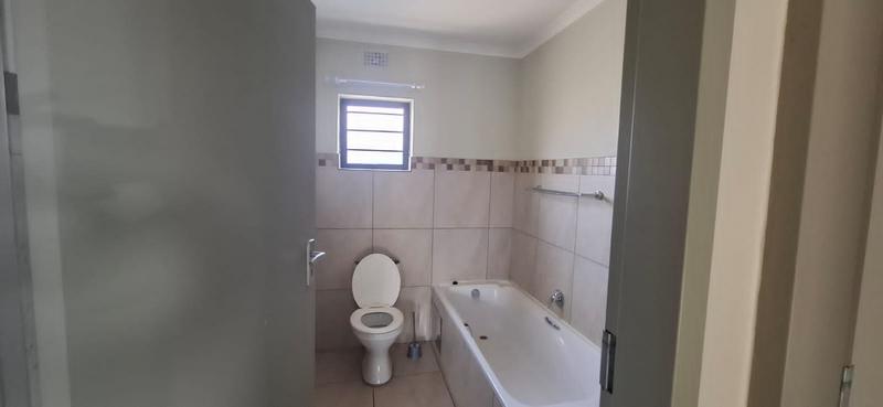 To Let 4 Bedroom Property for Rent in Albertsdal Gauteng