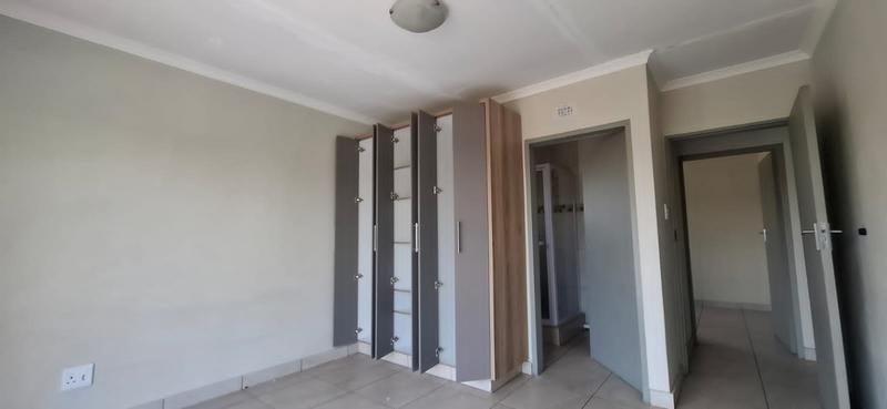 To Let 4 Bedroom Property for Rent in Albertsdal Gauteng