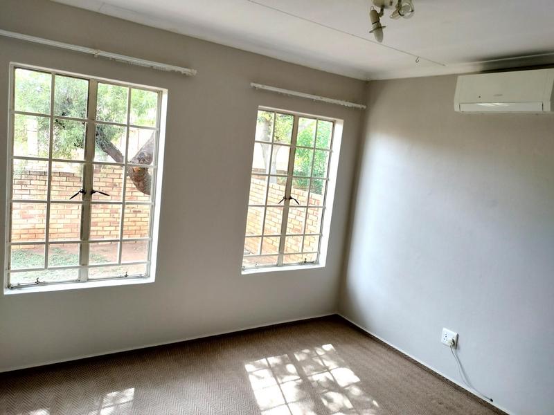 3 Bedroom Property for Sale in Kosmosdal Gauteng