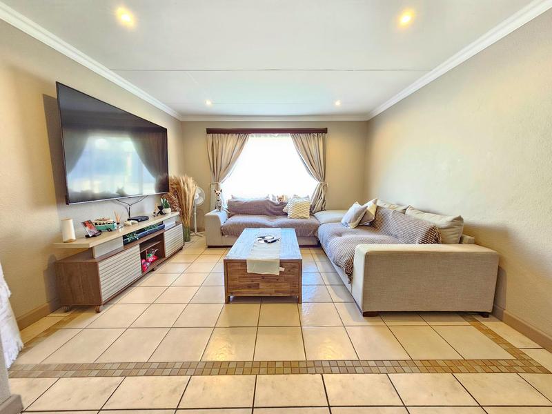 To Let 3 Bedroom Property for Rent in Amorosa Gauteng