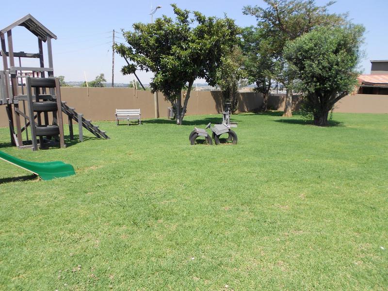 To Let 3 Bedroom Property for Rent in Homes Haven Gauteng