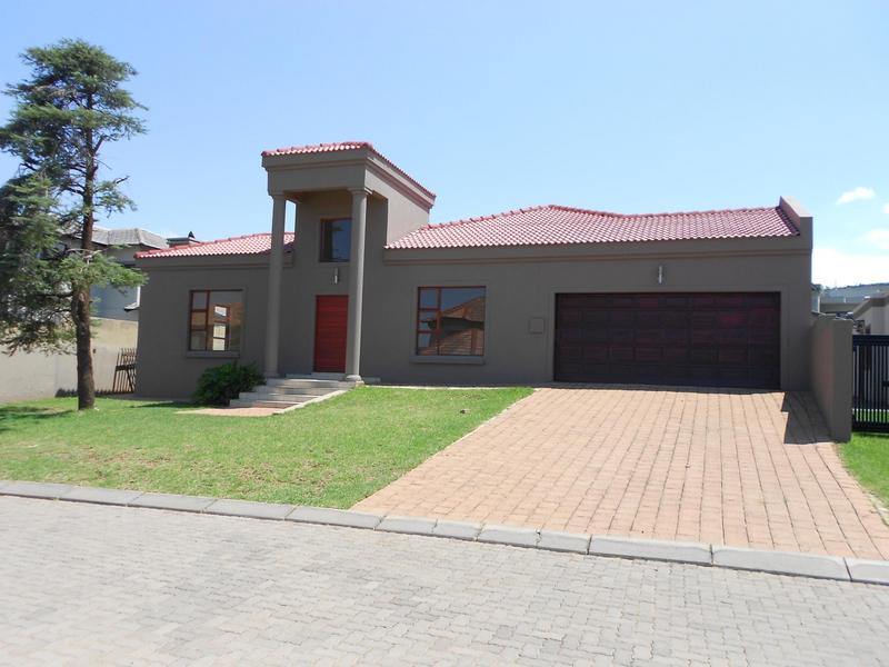 To Let 3 Bedroom Property for Rent in Homes Haven Gauteng