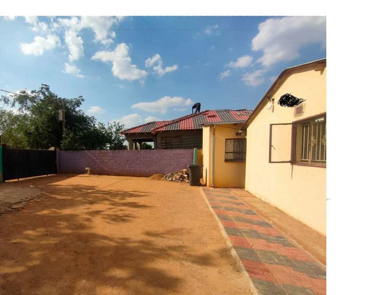 1 Bedroom Property for Sale in Tshepisong Gauteng