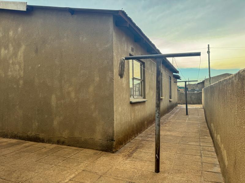 2 Bedroom Property for Sale in Katlehong South Gauteng