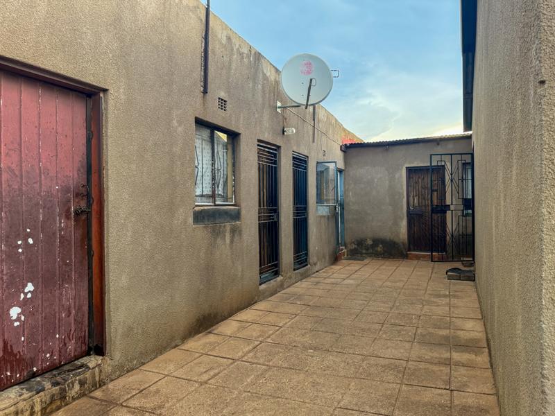 2 Bedroom Property for Sale in Katlehong South Gauteng