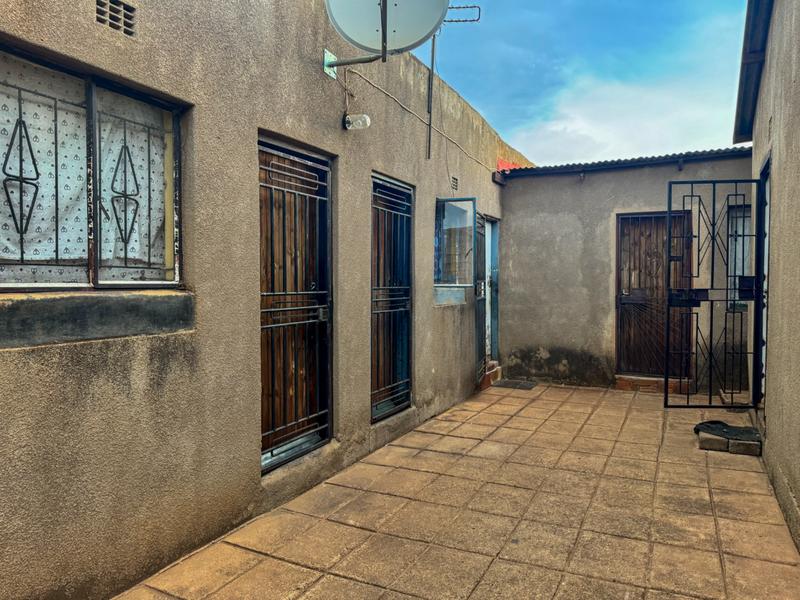 2 Bedroom Property for Sale in Katlehong South Gauteng