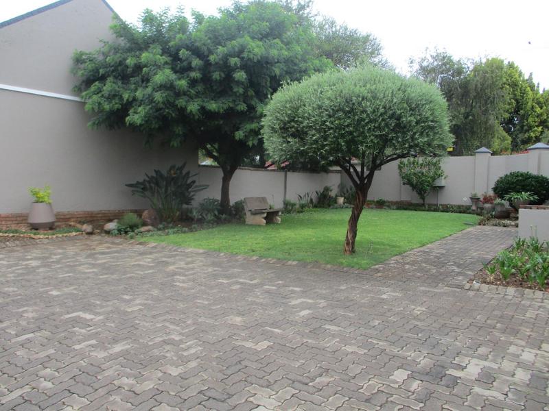 To Let 2 Bedroom Property for Rent in Annlin Gauteng