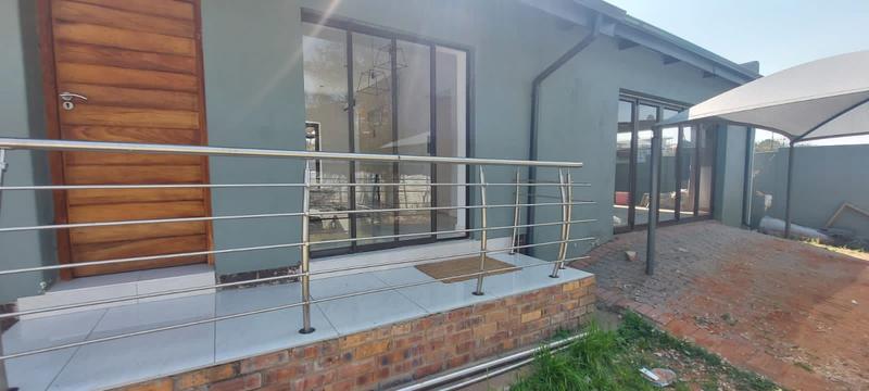 To Let 3 Bedroom Property for Rent in Birchleigh Gauteng