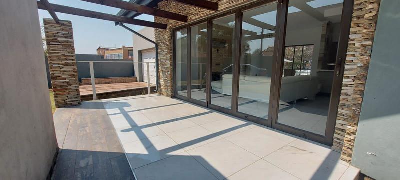 To Let 3 Bedroom Property for Rent in Birchleigh Gauteng