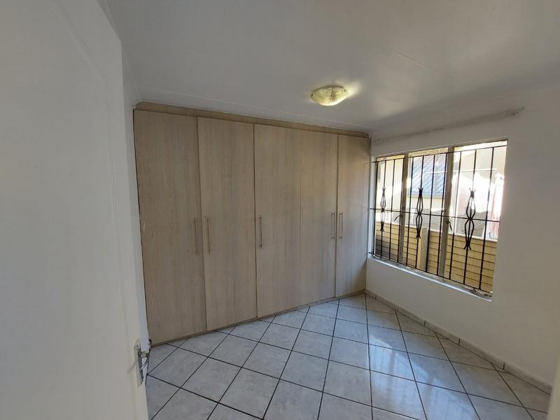 To Let 2 Bedroom Property for Rent in Ormonde Gauteng