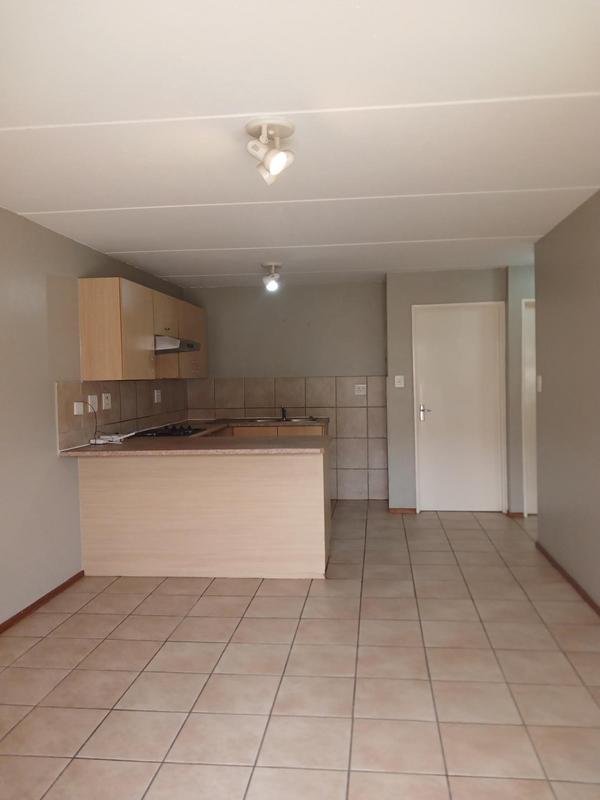 To Let 2 Bedroom Property for Rent in Noordhang Gauteng