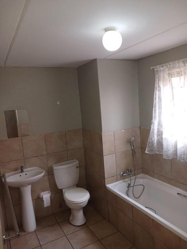 To Let 2 Bedroom Property for Rent in Noordhang Gauteng