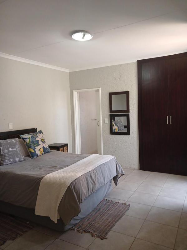 To Let 2 Bedroom Property for Rent in Weltevreden Park Gauteng