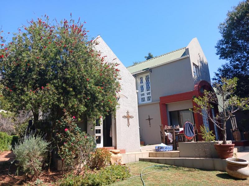 To Let 2 Bedroom Property for Rent in Weltevreden Park Gauteng