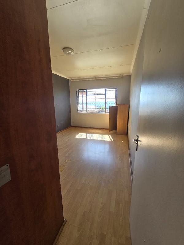 To Let 2 Bedroom Property for Rent in Cyrildene Gauteng