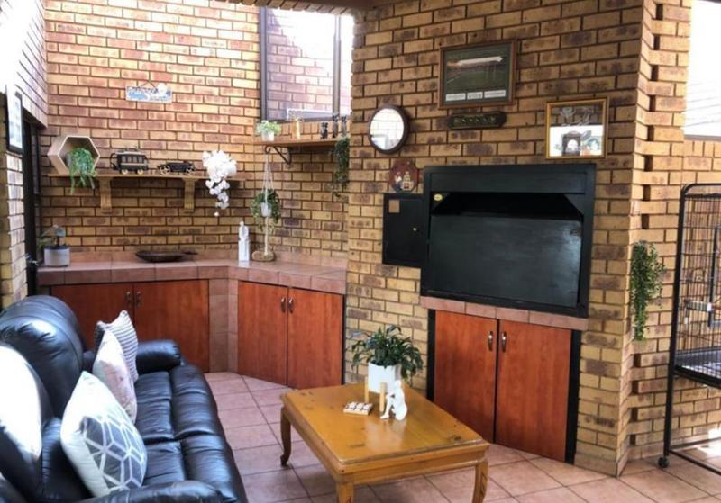 3 Bedroom Property for Sale in New Redruth Gauteng