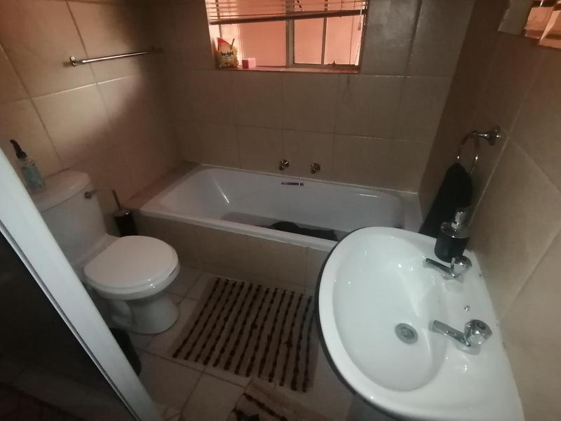 2 Bedroom Property for Sale in North Riding Gauteng