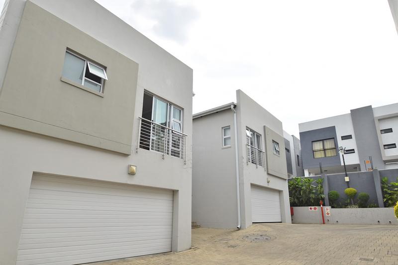 To Let 3 Bedroom Property for Rent in Sandown Gauteng