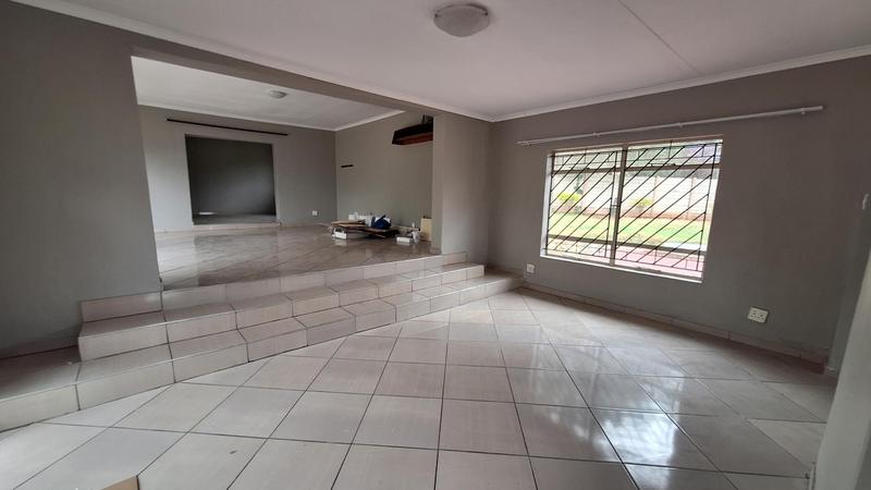 To Let 3 Bedroom Property for Rent in Garsfontein Gauteng