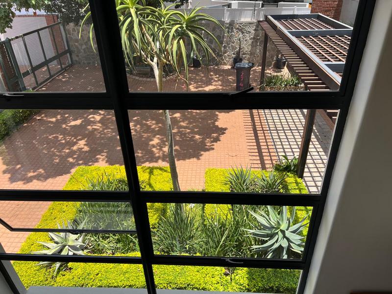 To Let 4 Bedroom Property for Rent in Waterkloof Ridge Gauteng