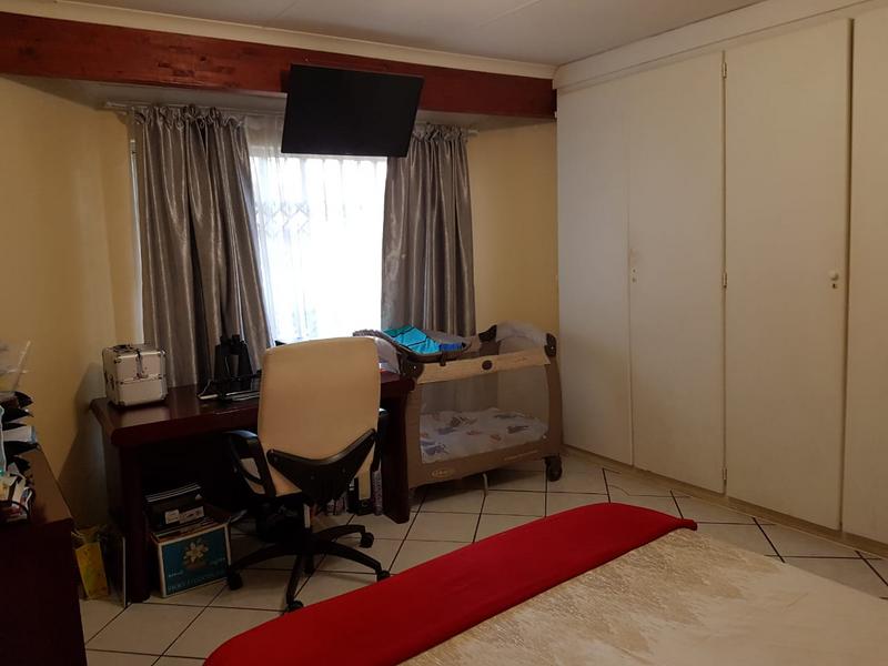 3 Bedroom Property for Sale in Faerie Glen Gauteng