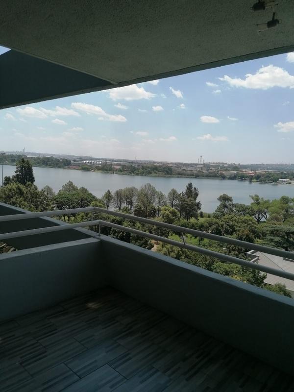 To Let 2 Bedroom Property for Rent in Denlee Gauteng