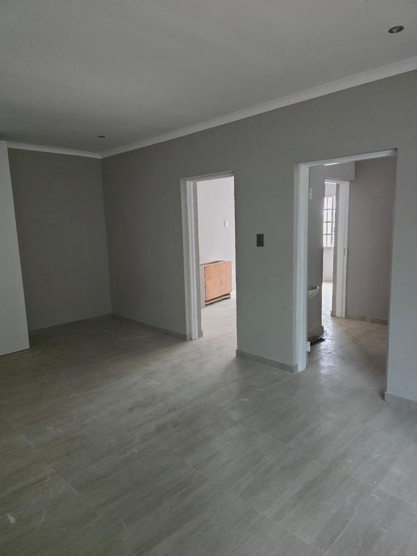 To Let 1 Bedroom Property for Rent in Cyrildene Gauteng