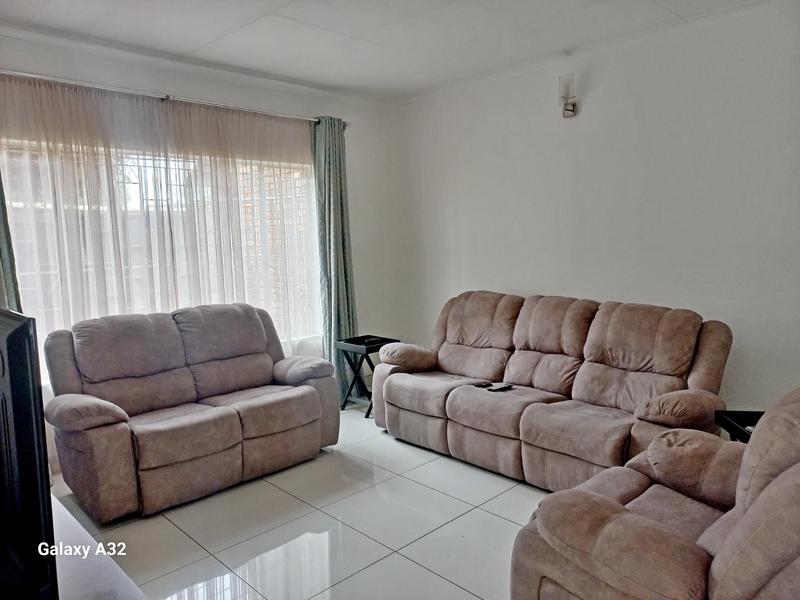 3 Bedroom Property for Sale in Birchleigh North Gauteng