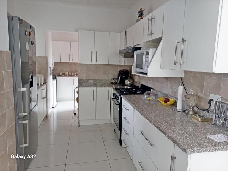 3 Bedroom Property for Sale in Birchleigh North Gauteng