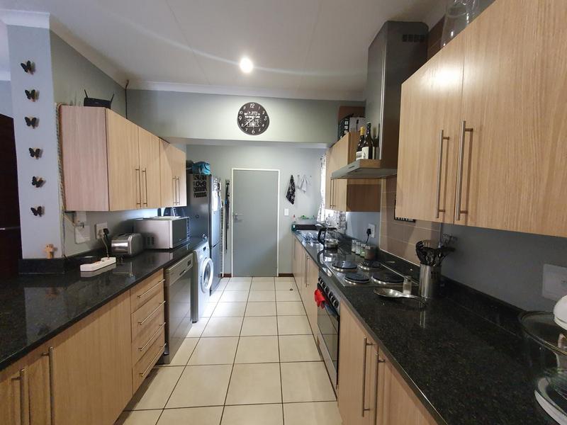 2 Bedroom Property for Sale in Mooikloof Ridge Gauteng