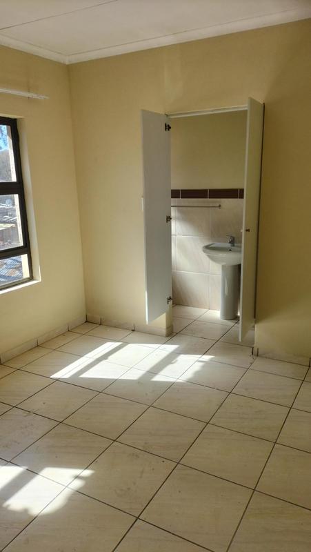 To Let 2 Bedroom Property for Rent in Groblerpark Gauteng