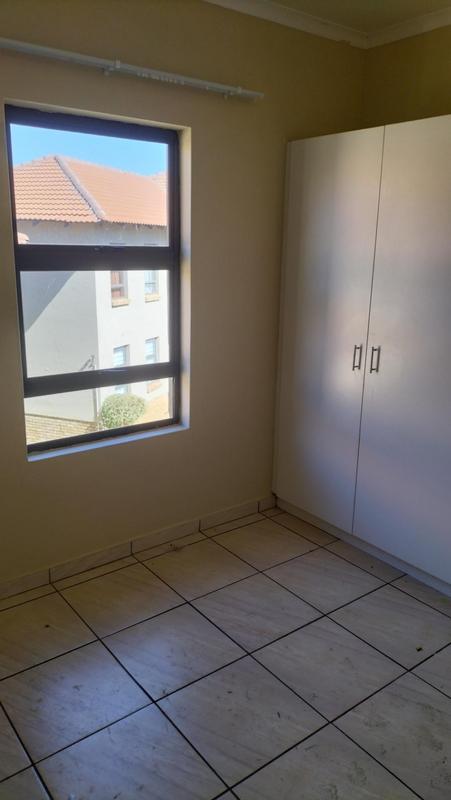 To Let 2 Bedroom Property for Rent in Groblerpark Gauteng