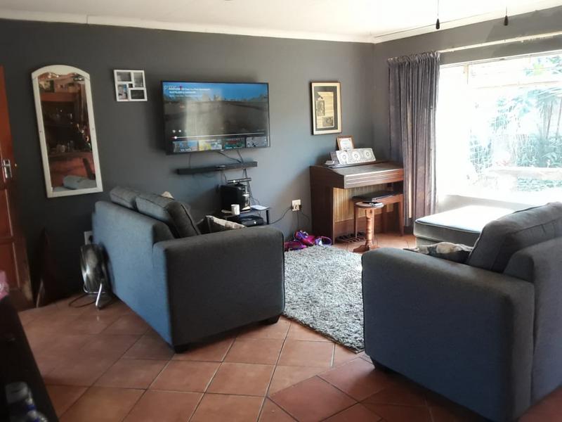 3 Bedroom Property for Sale in Mountain View Gauteng