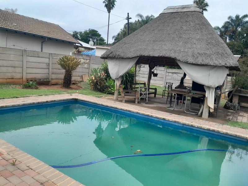 3 Bedroom Property for Sale in Mountain View Gauteng