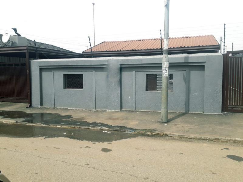 2 Bedroom Property for Sale in Zondi Gauteng