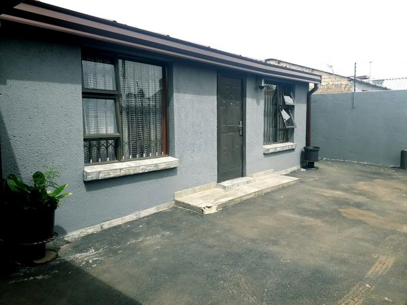 2 Bedroom Property for Sale in Zondi Gauteng