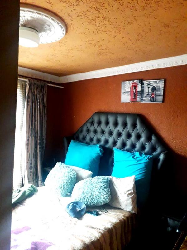 2 Bedroom Property for Sale in Zondi Gauteng