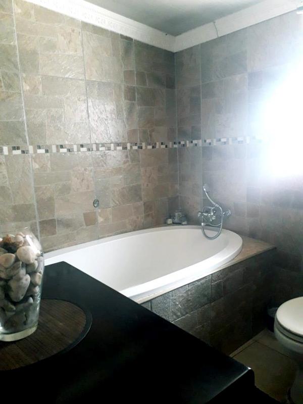 2 Bedroom Property for Sale in Zondi Gauteng