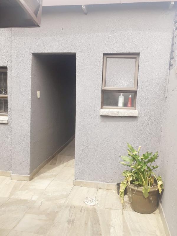 2 Bedroom Property for Sale in Zondi Gauteng