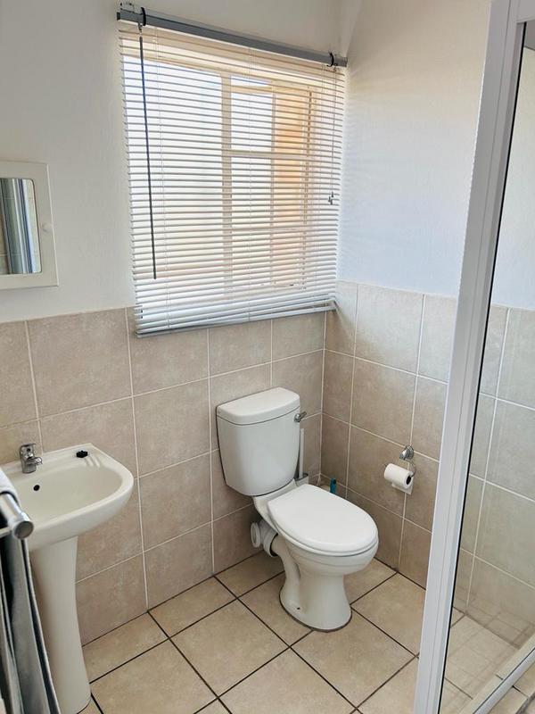 To Let 2 Bedroom Property for Rent in Birch Acres Gauteng